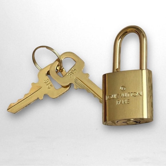 🌸SOLD🌸 Louis Vuitton #315 lock and 2 keys in Mint Condition Professionally - Picture 4 of 7